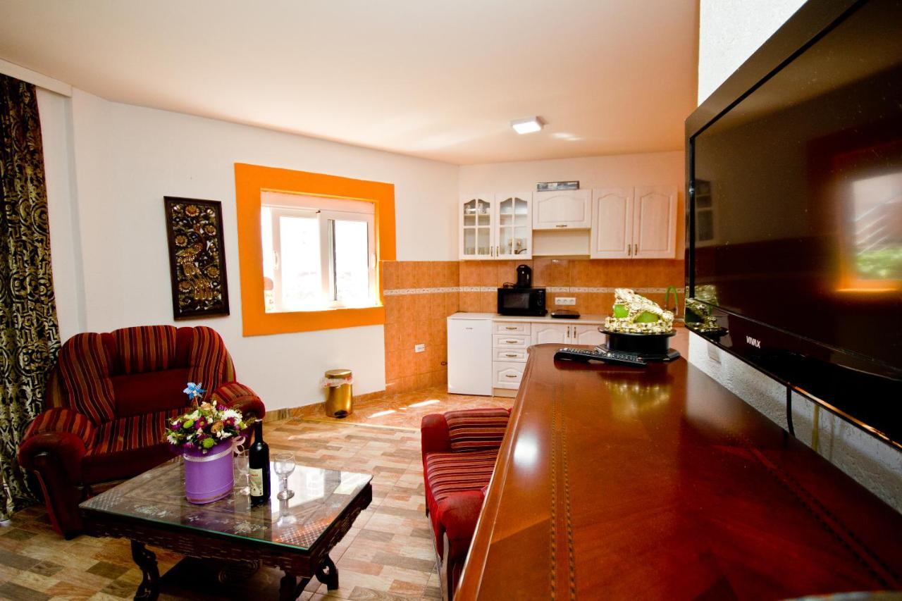 Apartmani Vukcevic Bar Buitenkant foto